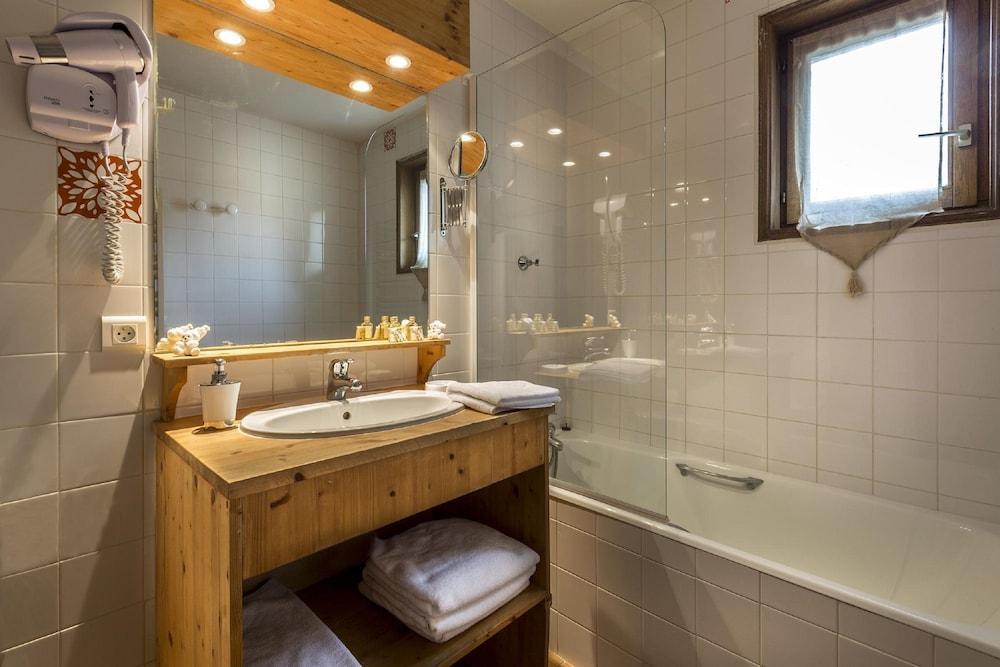 Madame Vacances Residence Alpina Lodge Val-dʼIsère Buitenkant foto